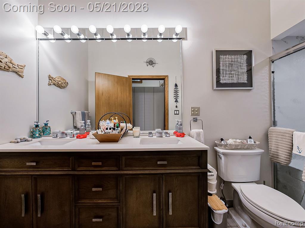 17477 IRIS Circle, Clinton Twp, MI 48036 — Photo 45