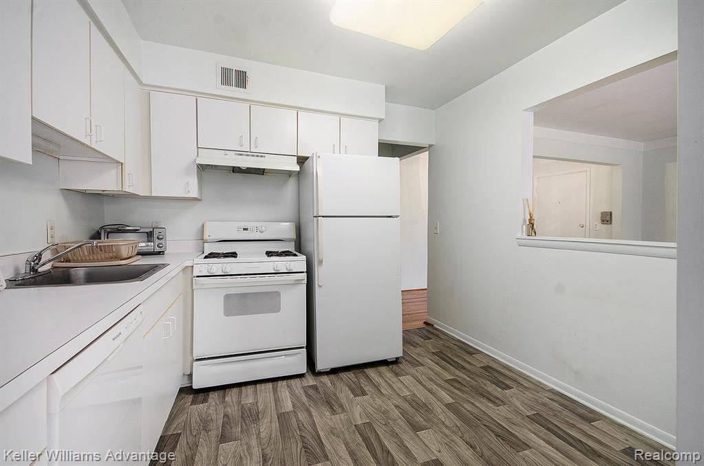 426 Fox Hills Drive N, A5, Bloomfield Hills, MI 48304 — Photo 10