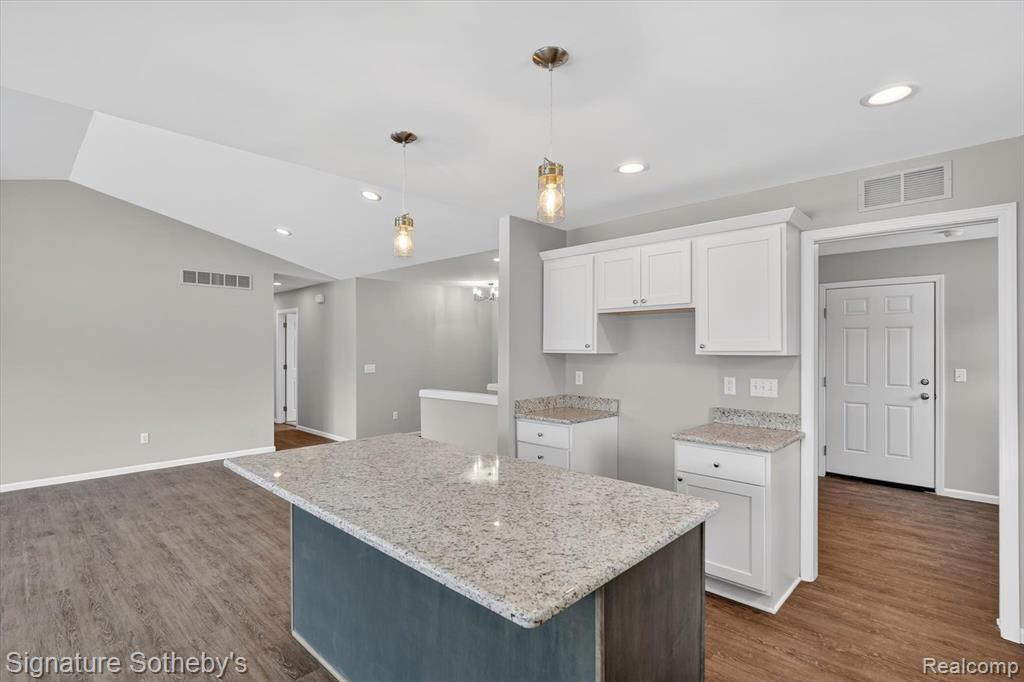 8515 Sandy Crest Drive, White Lake, MI, 00000