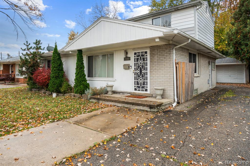 29249 Everett Street, Southfield, MI 48076