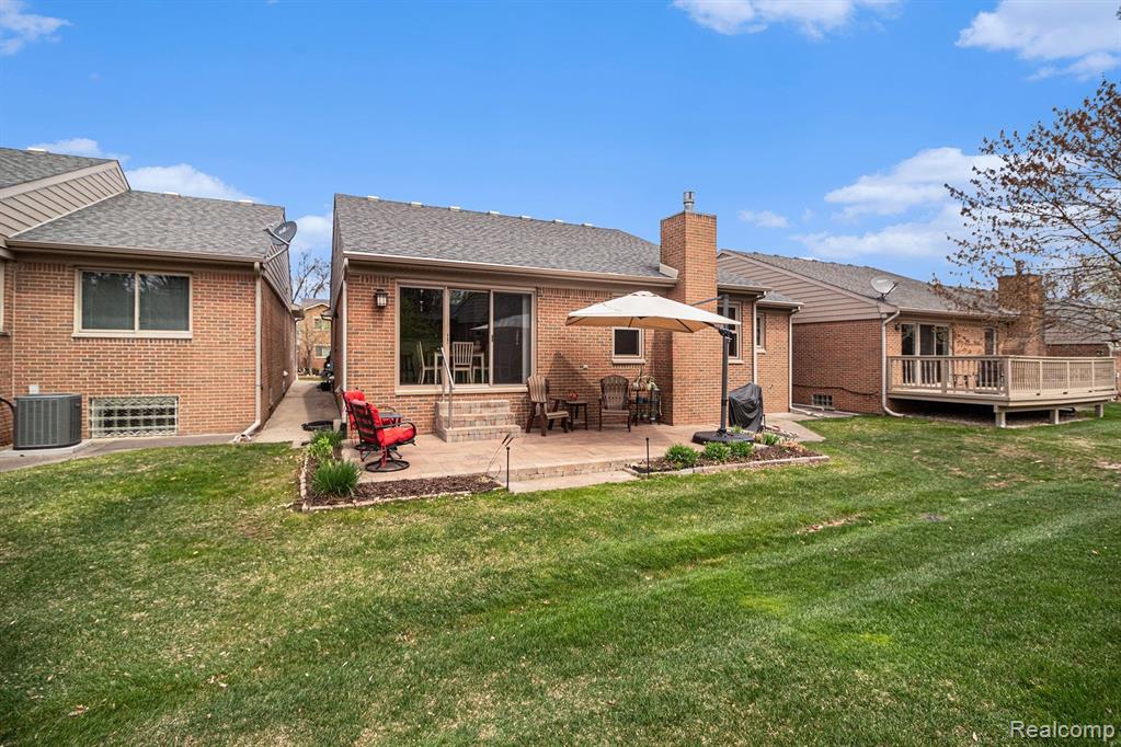 404 WALNUT Drive, 34, South Lyon, MI 48178 — Photo 27