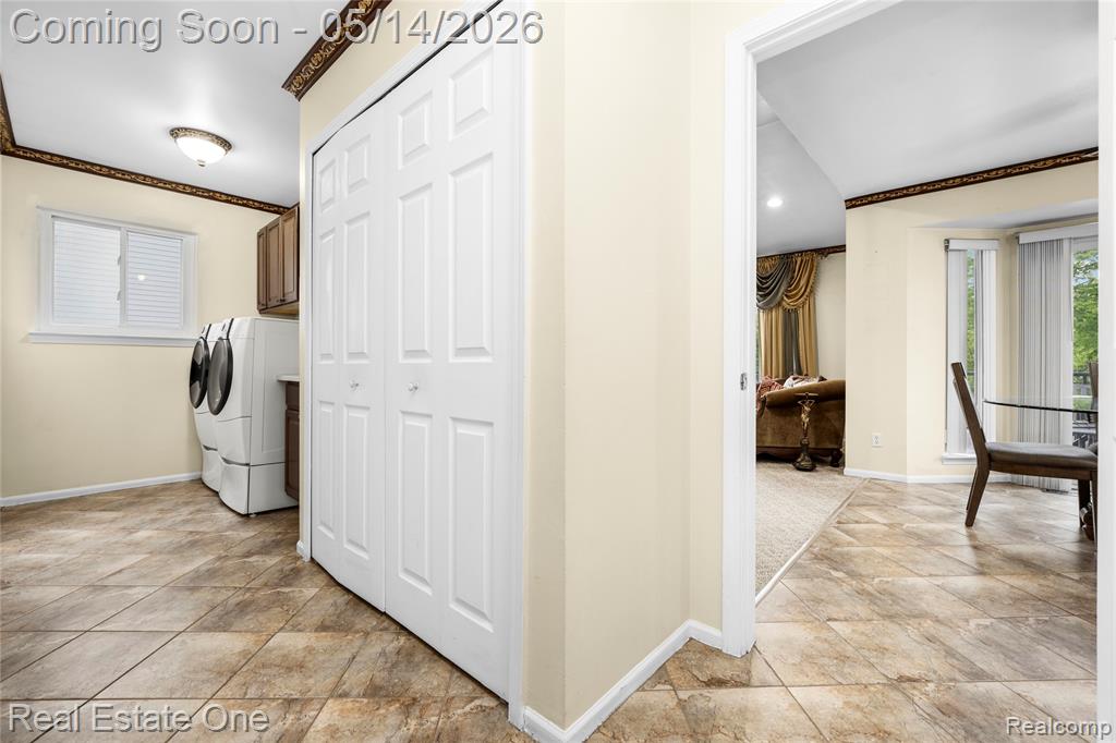 865 Drakeshire Drive, Commerce Twp, MI 48390 — Photo 37