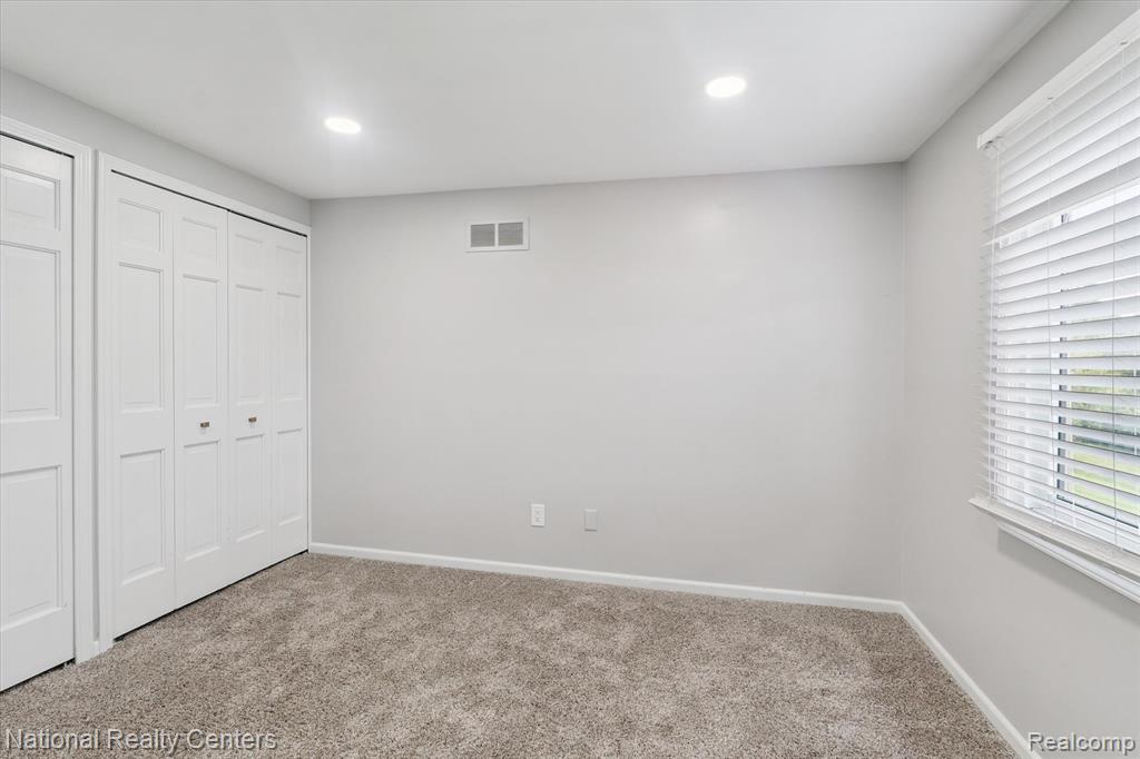 12387 Cedar Drive, Shelby Twp, MI 48315 — Photo 13