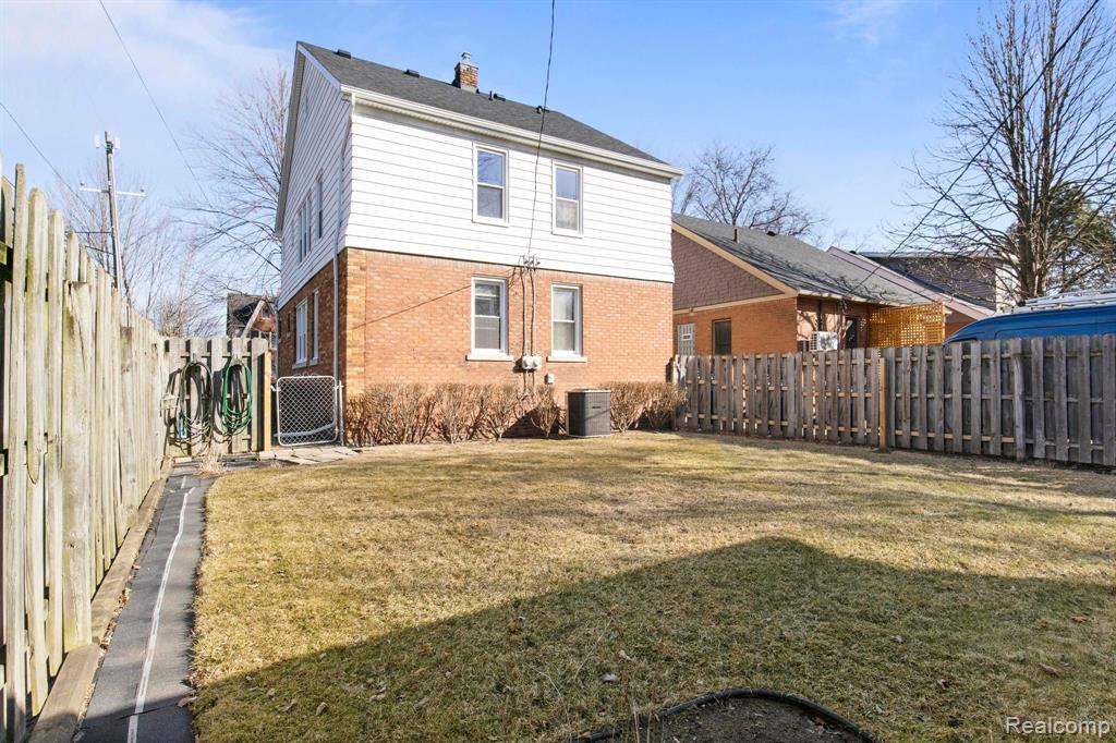 902 E 2ND Street, Royal Oak, MI 48067 — Photo 28