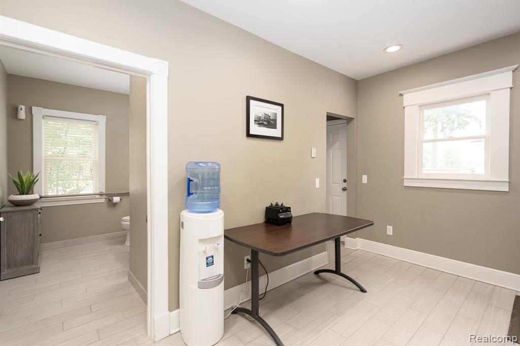 640 W University Drive, Rochester, MI 48307 — Photo 21
