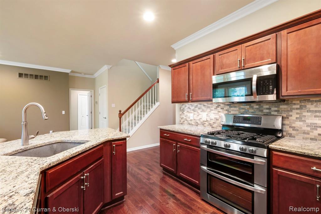 1086 Paddock Drive, South Lyon, MI 48178 — Photo 18