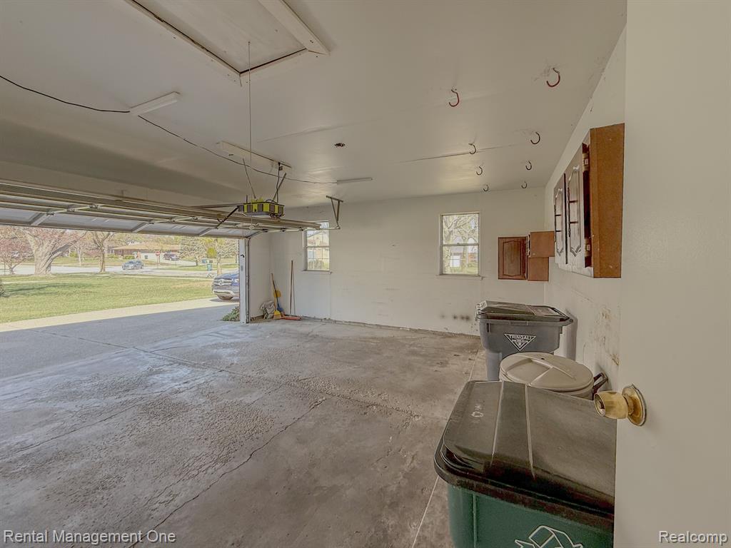 5326 FALMOUTH Drive, Troy, MI 48085 — Photo 40
