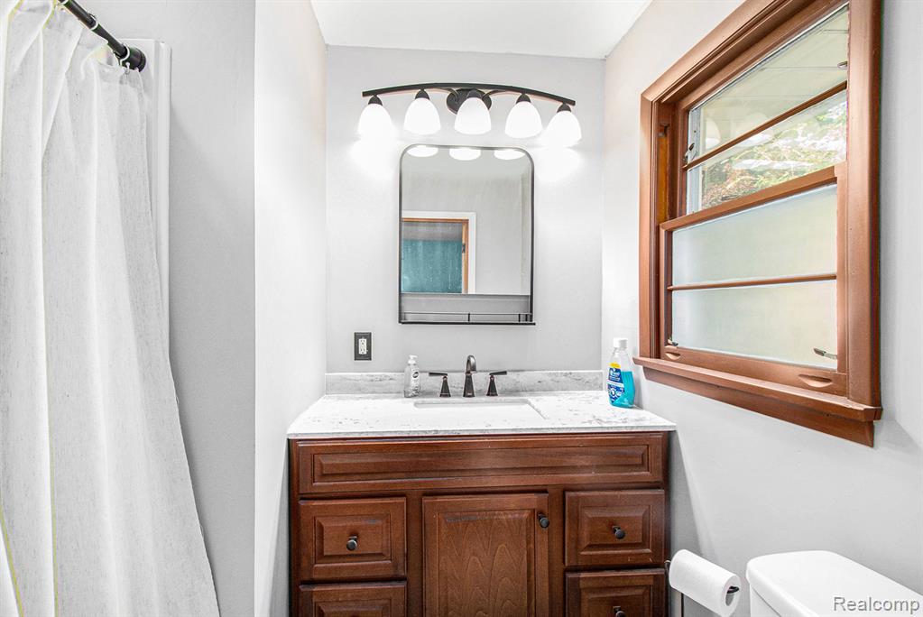 437 E Main Street, Vernon, MI 48476 — Photo 14