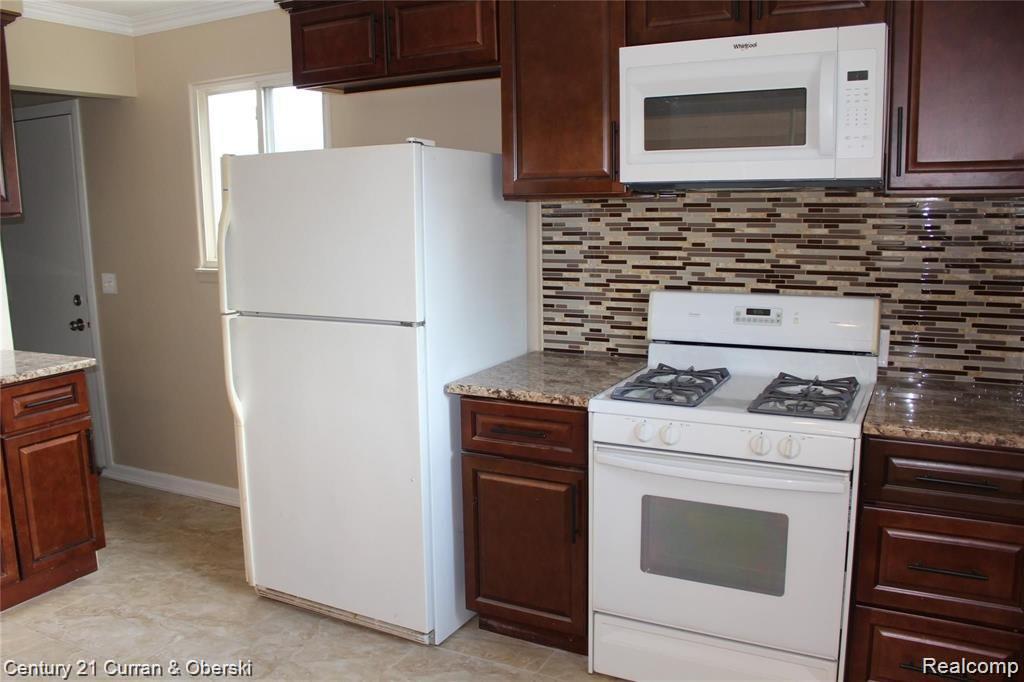 6198 MAYBURN Street, Dearborn Heights, MI, 48127