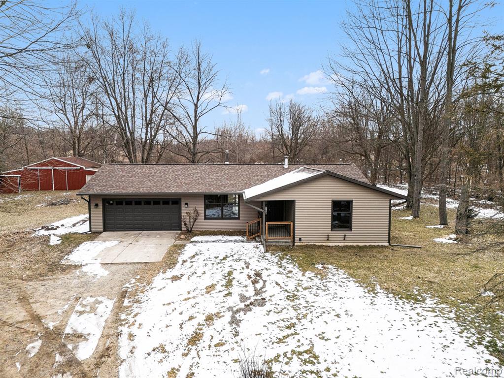 5051 Dutcher Road, Howell, MI 48843 — Photo 2