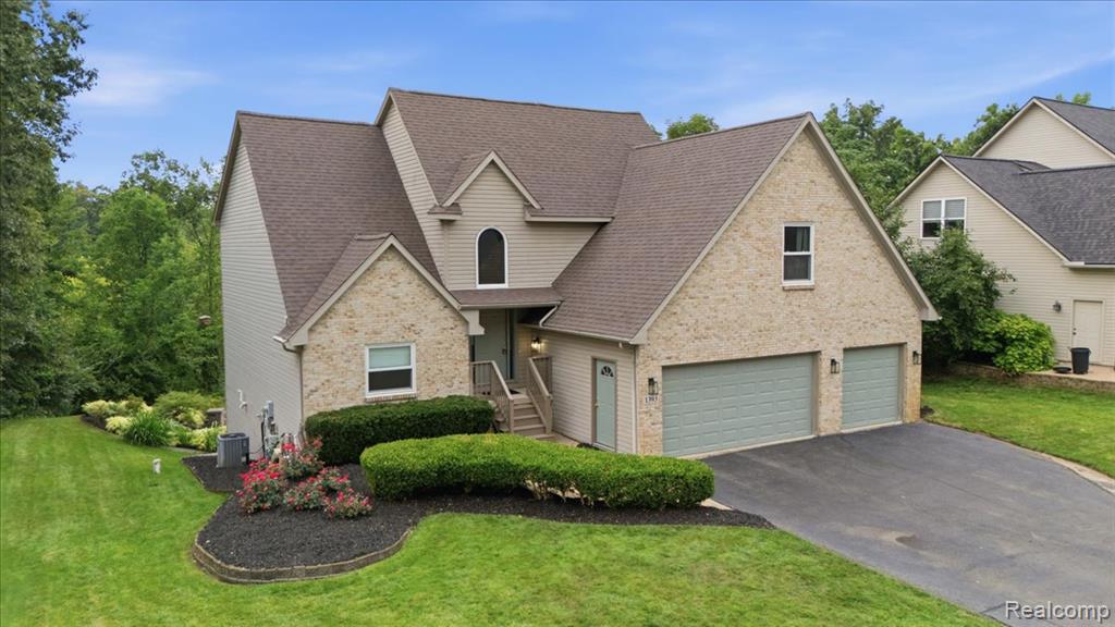 1393 Remsing Street, Hartland, MI 48353