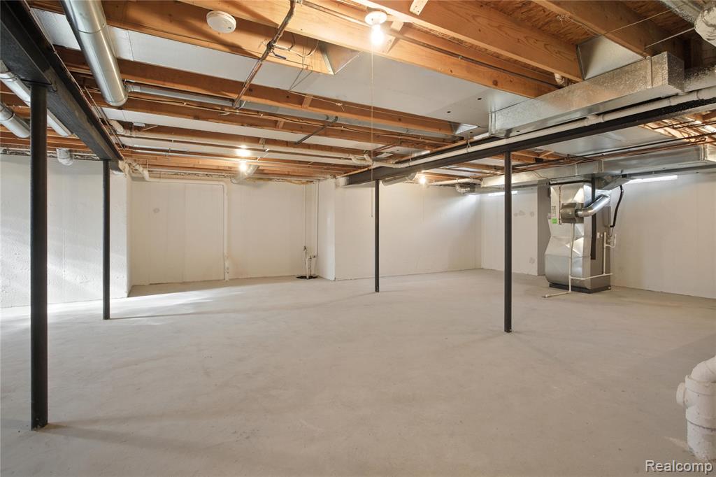 43011 Brookstone Drive, Novi, MI 48377 — Photo 44