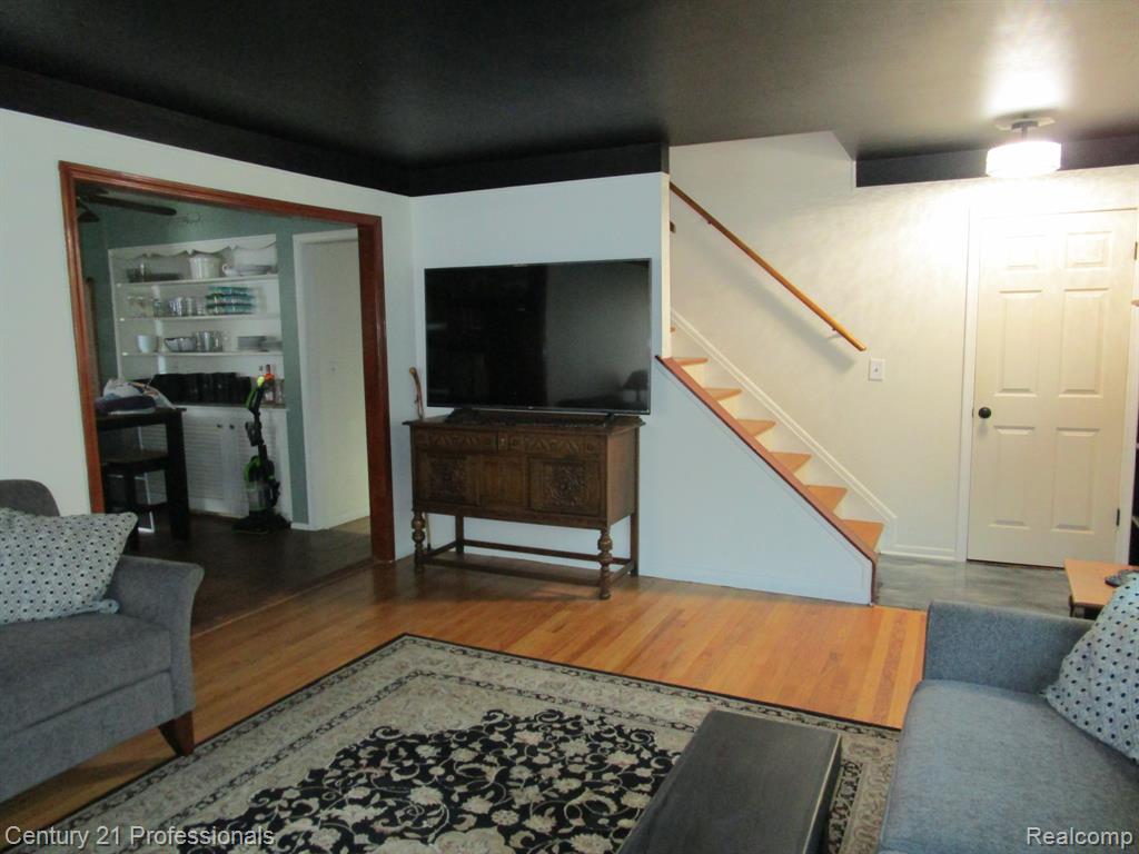 7715 Donna Street, Westland, MI — Photo 5