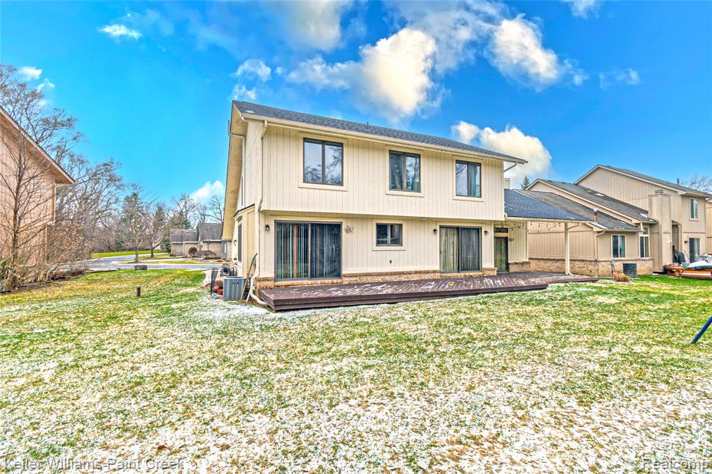 5700 Point Of The Woods Drive, West Bloomfield, MI 48324 — Photo 69