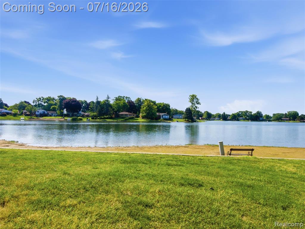 6229 Sandshores Drive, Troy, MI 48085 — Photo 22