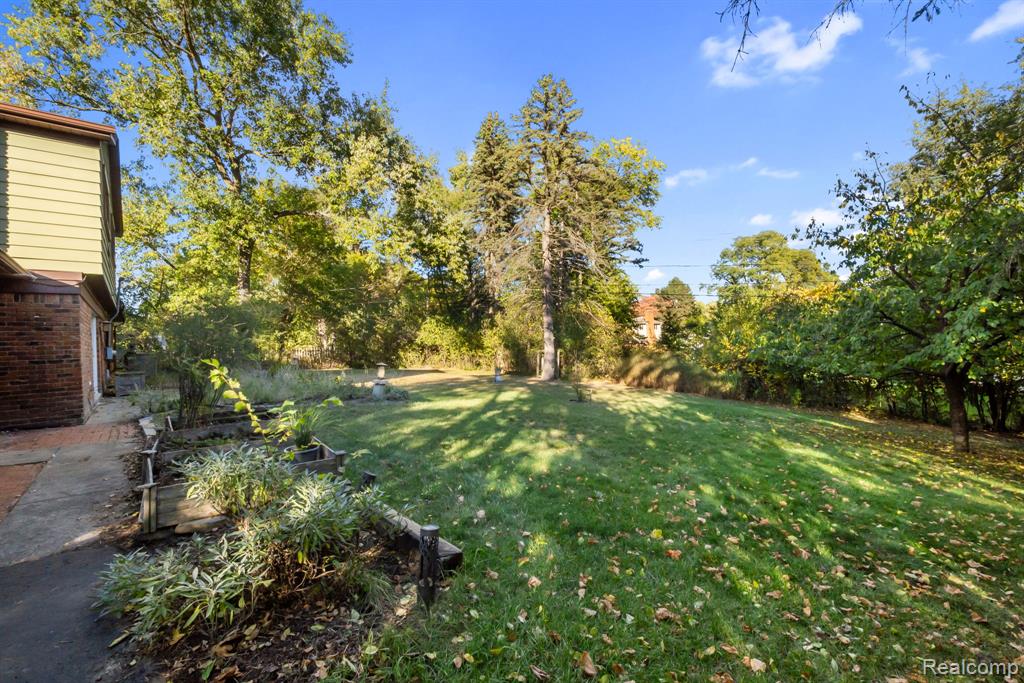 6950 Killarney Drive, Troy, MI 48098 — Photo 31