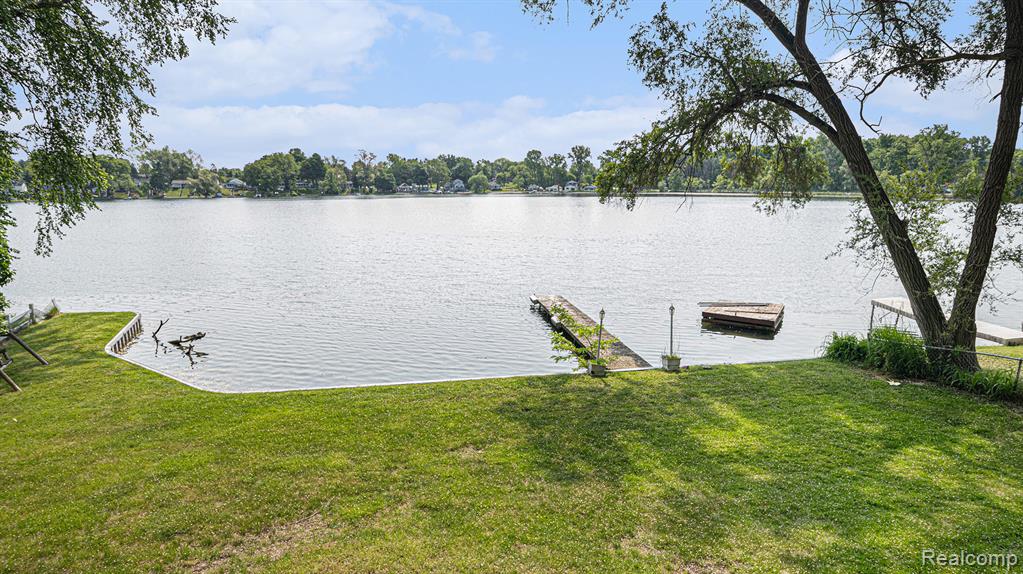 6288 Buckshore Drive, Whitmore Lake, MI 48189 — Photo 2