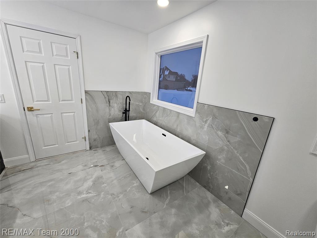 23237 Evan Court, New Boston, MI 48164 — Photo 34