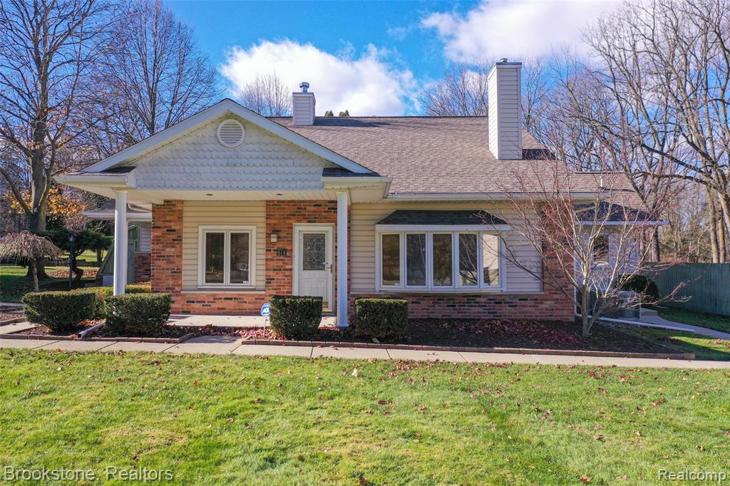 614 S East Street, Fenton, MI 48430 — Photo 2