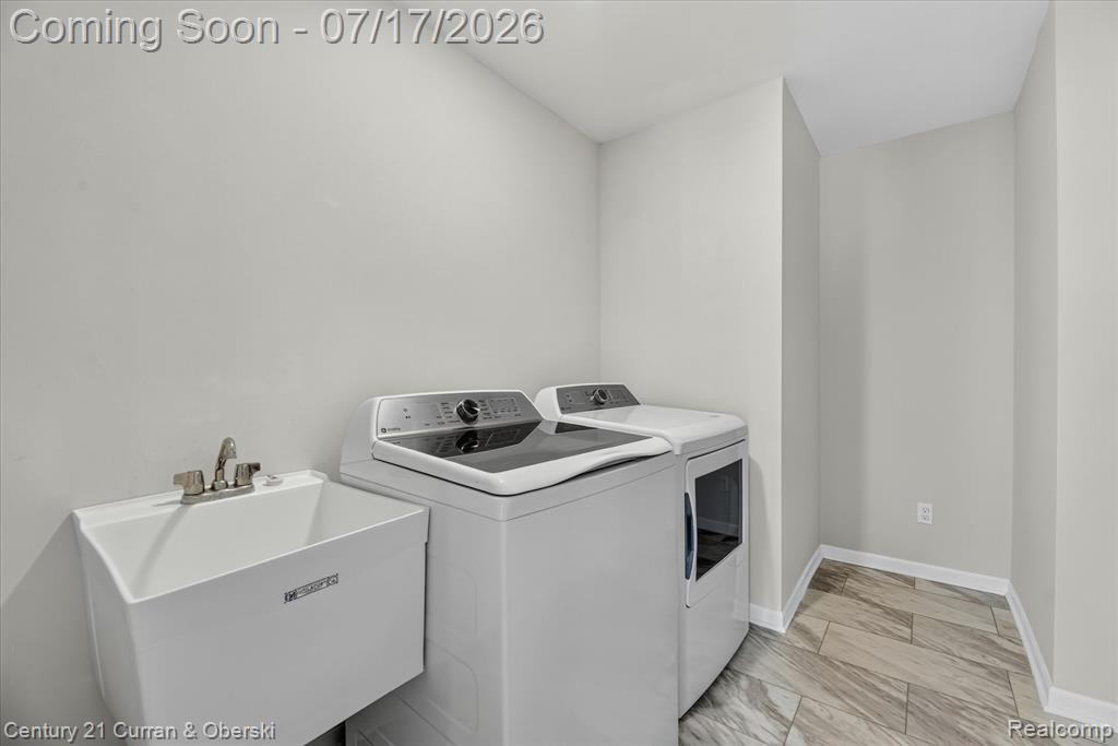 8404 Capstone Drive, White Lake, MI — Photo 35
