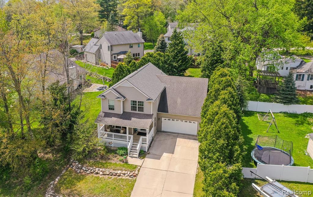 880 Frank Road, Lake Orion, MI 48362 — Photo 2