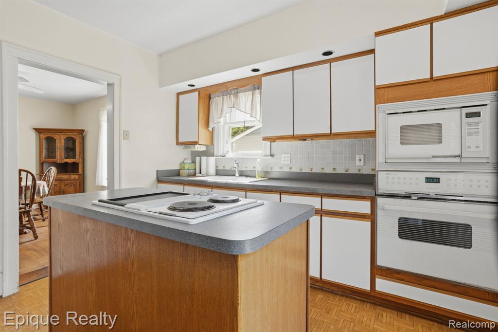 819 Tunnel Street, Port Huron, MI 48060 — Photo 12