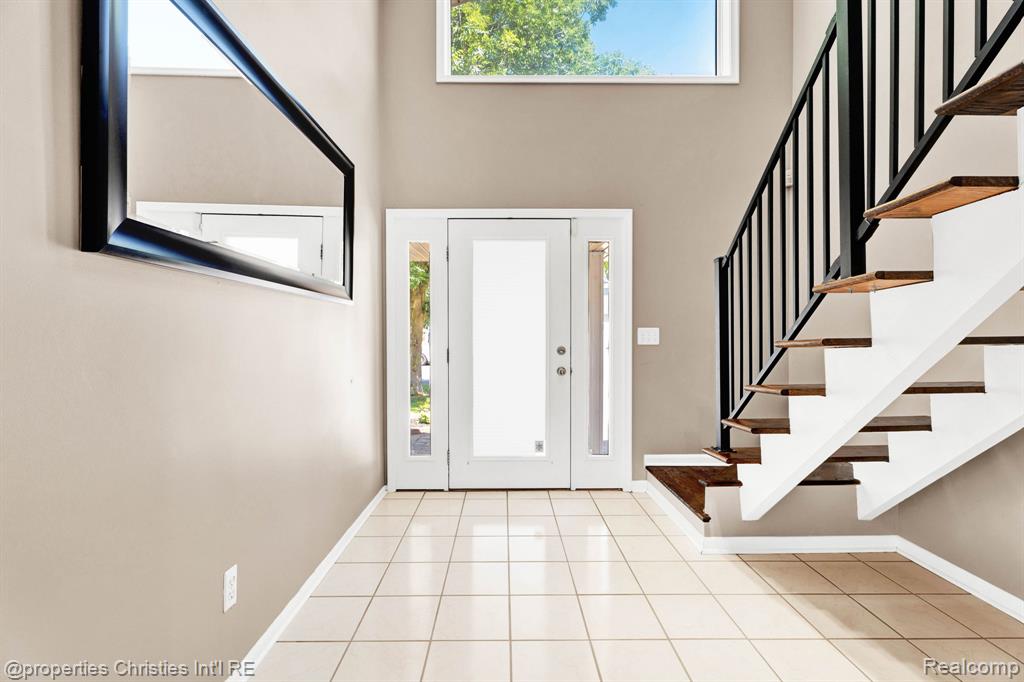 1700 MADDY Lane, Keego Harbor, MI 48320 — Photo 4