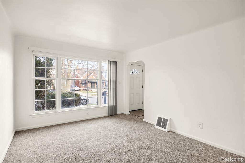 8871 Sussex Street, Detroit, MI 48228 — Photo 7