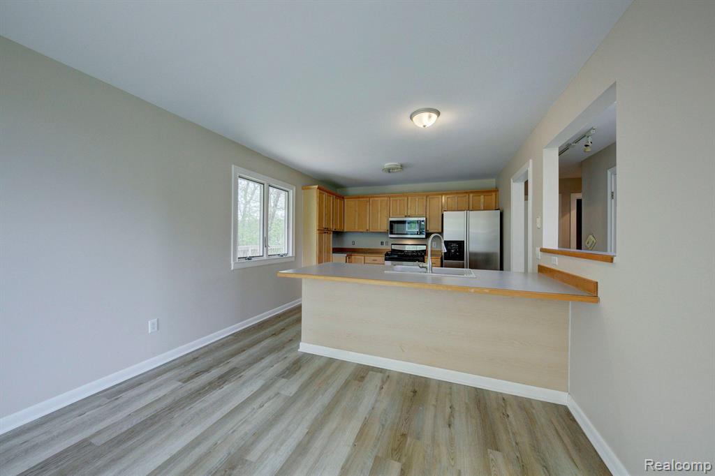 850 VILLAGE PINE Lane, Ortonville, MI 48462 — Photo 34