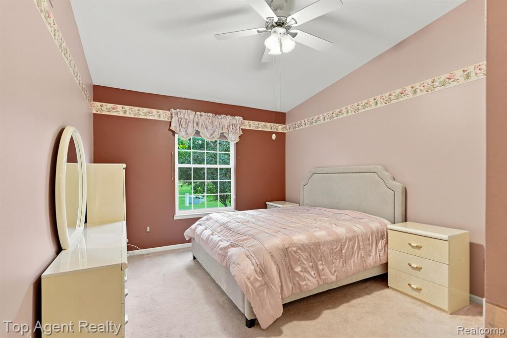 48659 Sundance Court, Utica, MI 48315 — Photo 19