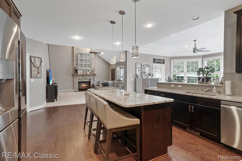 50757 CALVERT ISLE Drive, Novi, MI — Photo 31