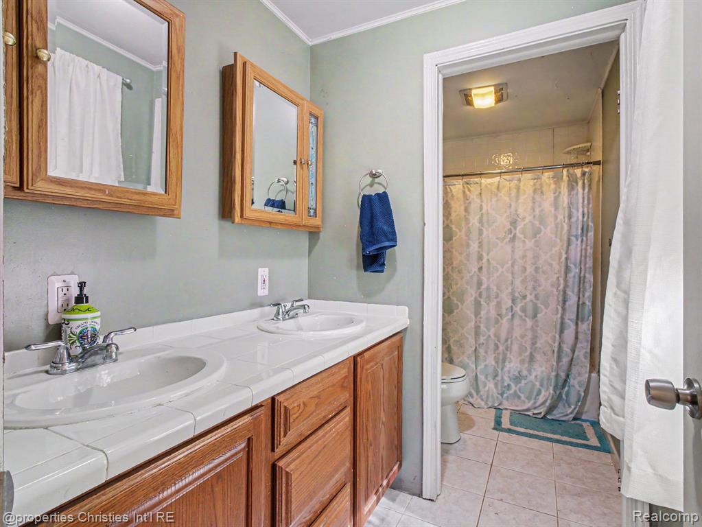 642 Sharon Street, Gaylord, MI 49735 — Photo 17