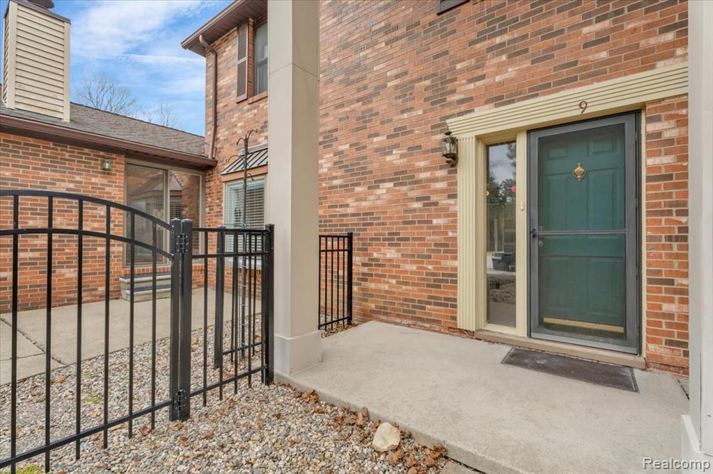 955 Woodlane Drive, 9, Rochester Hills, MI 48307 — Photo 31