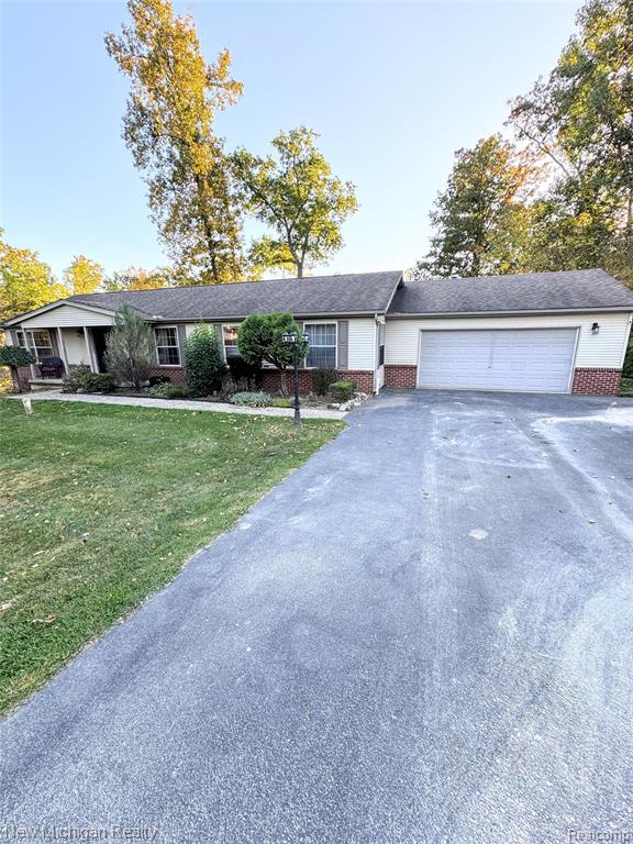 11197 Bigelow Road, Davisburg, MI 48350 — front exterior