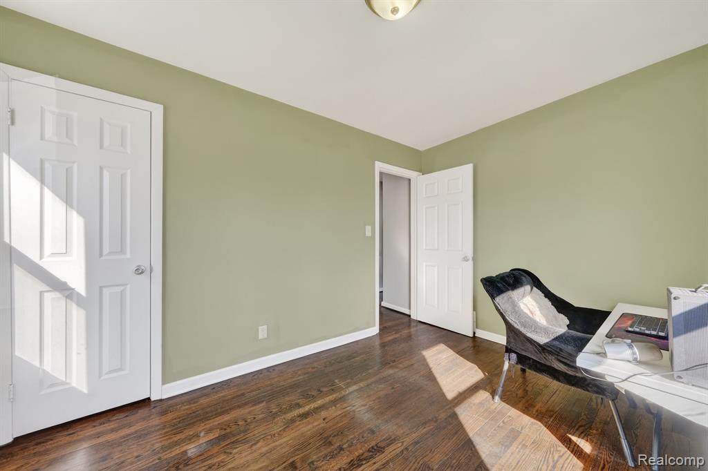 438 W Brockton Avenue, Madison Heights, MI 48071 — Photo 24