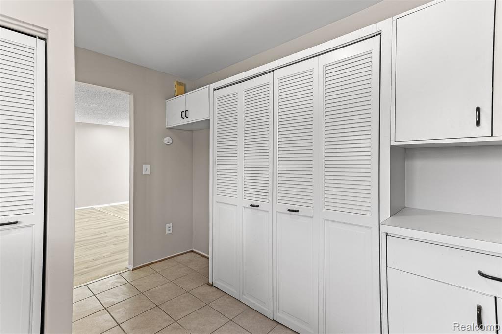 5317 Fairway Lane, West Bloomfield, MI 48323 — Photo 27