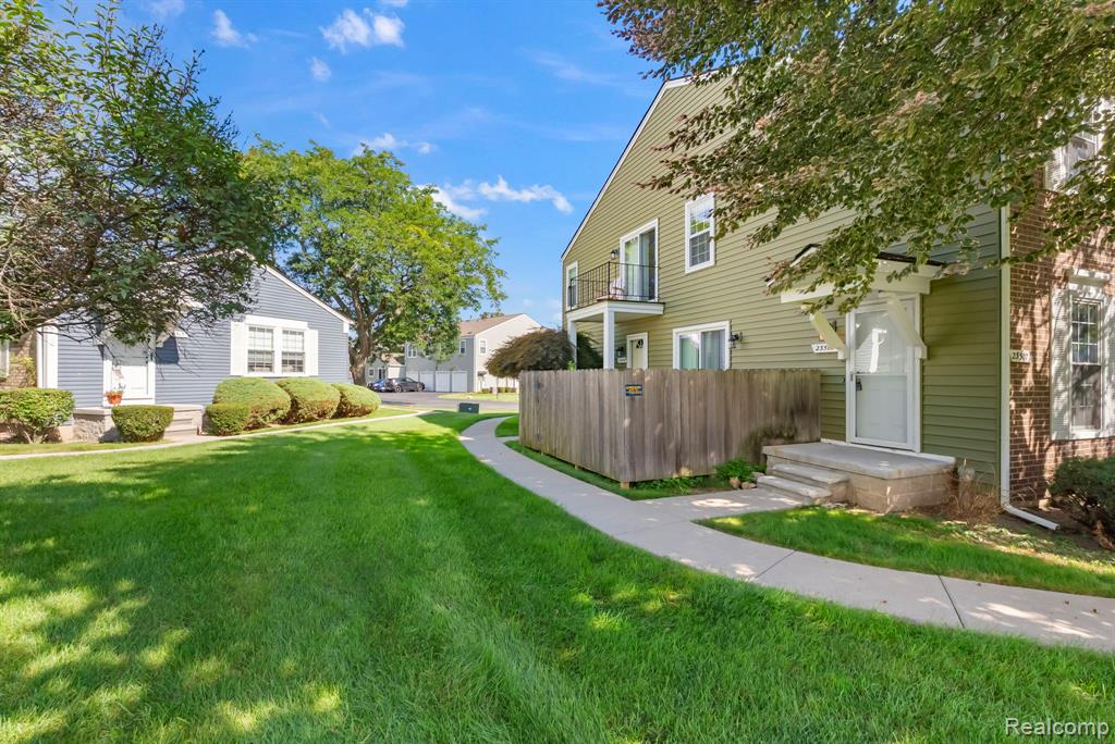 23507 N Rockledge, Novi, MI — Photo 3