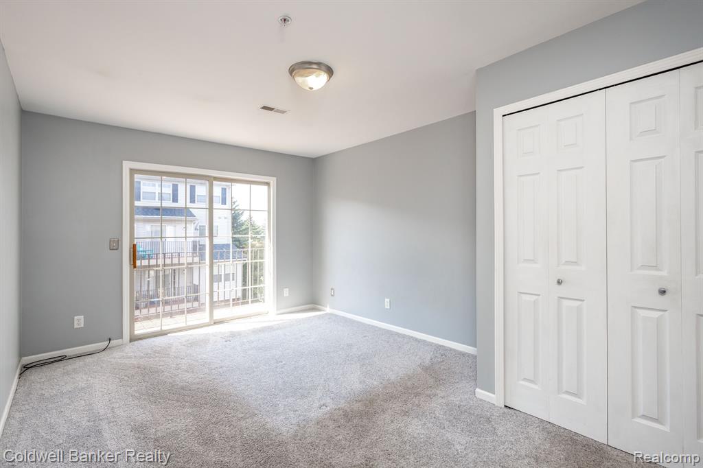 29427 Glen Oaks Boulevard E, Farmington Hills, MI 48334 — Photo 16