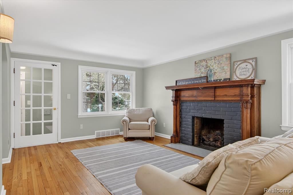 3 Adams Lane, Dearborn, MI 48120 — Photo 5