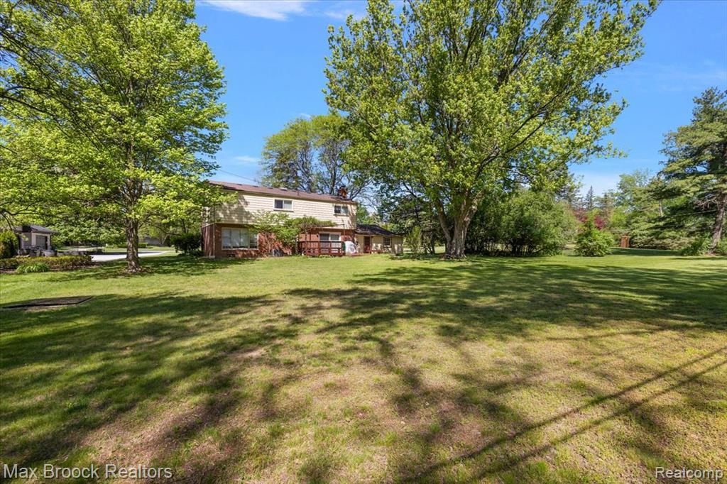 6609 E Knollwood Circle, West Bloomfield, MI — Photo 16