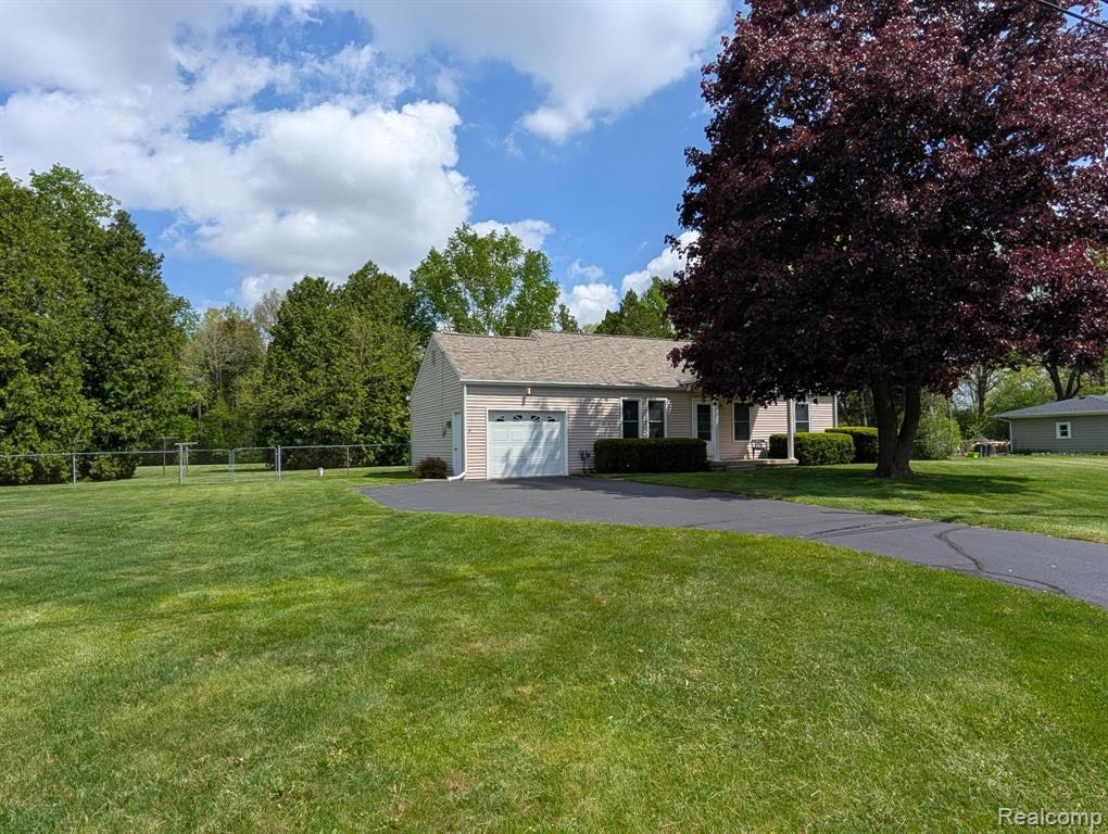 5097 Berneda Drive, Flint, MI 48506 — front exterior