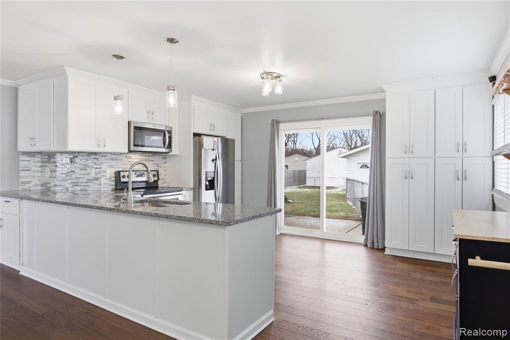 9191 Redbud Avenue, Plymouth, MI 48170 — Photo 11