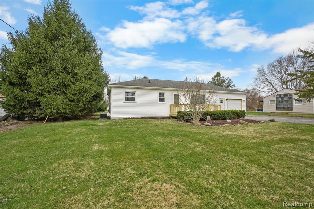 7335 N ELMS Road, Flushing, MI 48433 — Photo 2