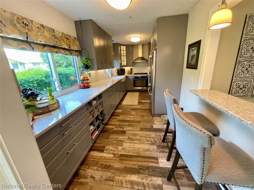 48104 COLONY FARM CIR, Plymouth, MI 48170 — Photo 31