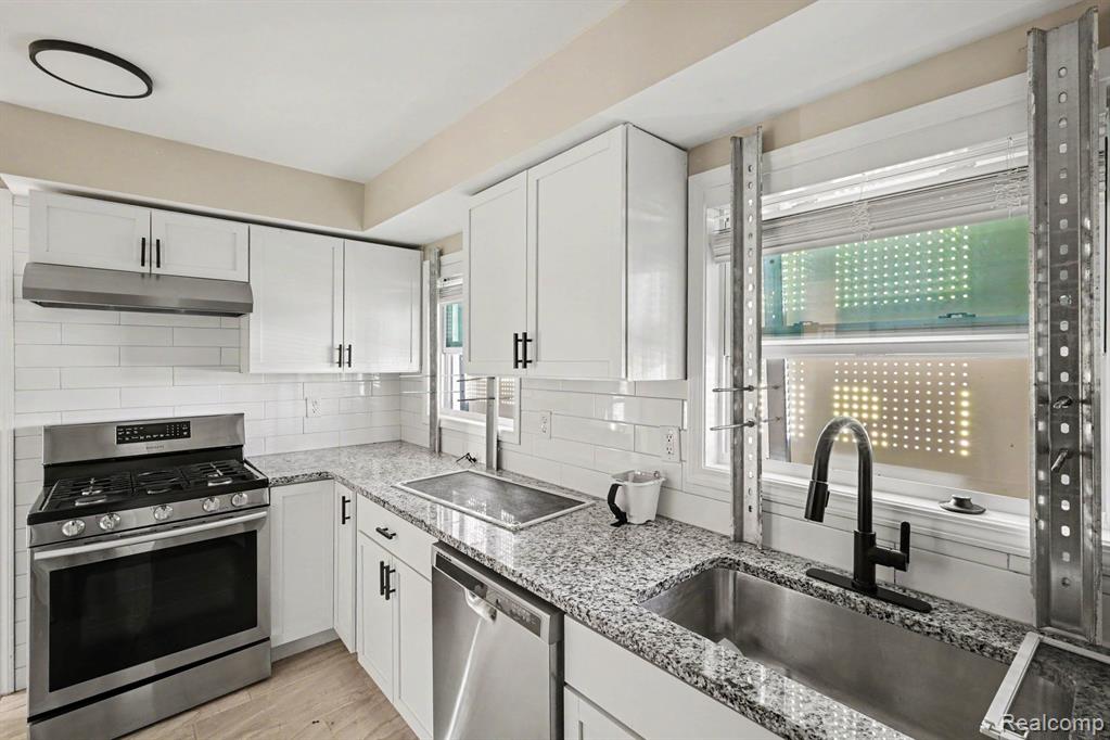 20201 GRANDVILLE Avenue, Detroit, MI 48219 — Photo 10