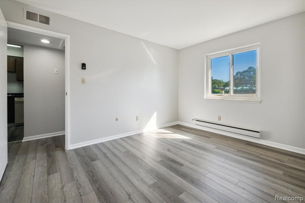 1802 COLONIAL VILLAGE Way, 2, Waterford, MI 48328 — Photo 16