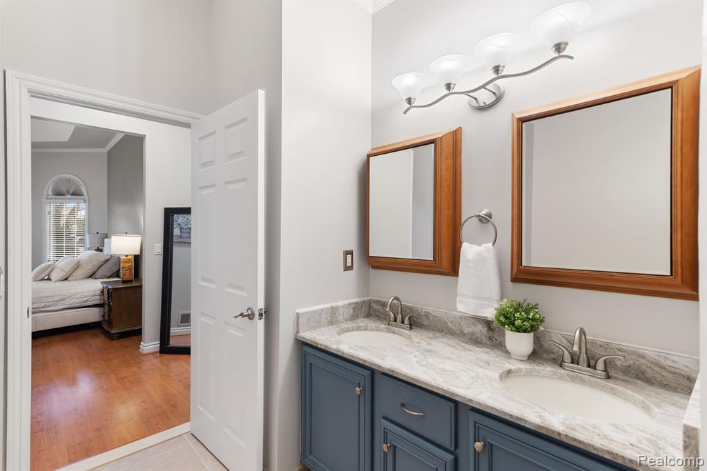 56543 BIRKDALE Drive, Macomb, MI 48042 — Photo 15