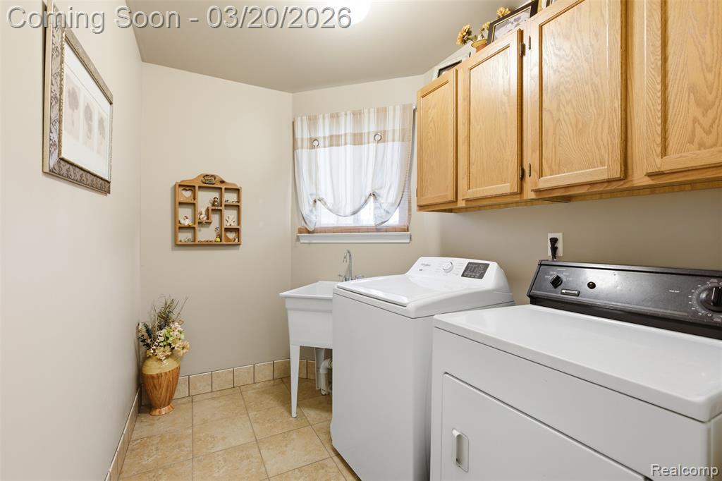 42925 N Hampton Drive, Sterling Heights, MI 48314 — Photo 25