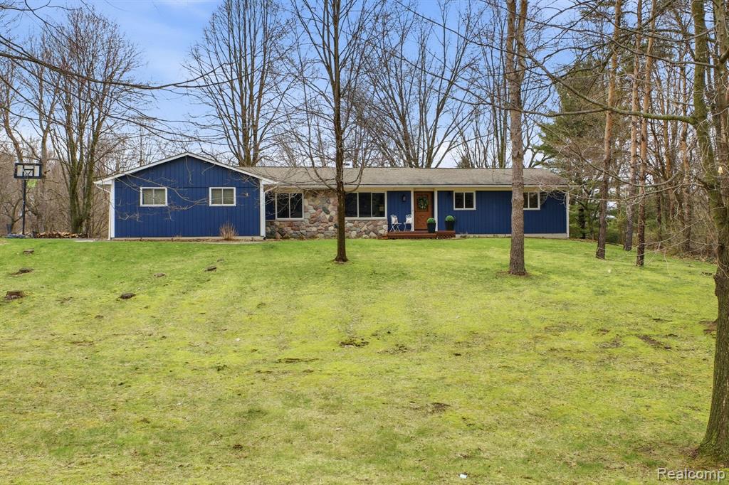 9115 Pine Hill Trail, Fenton, MI 48430 — Photo 42