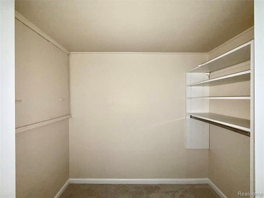 29870 W 12 Mile Road, 703, Farmington, MI 48334 — Photo 19